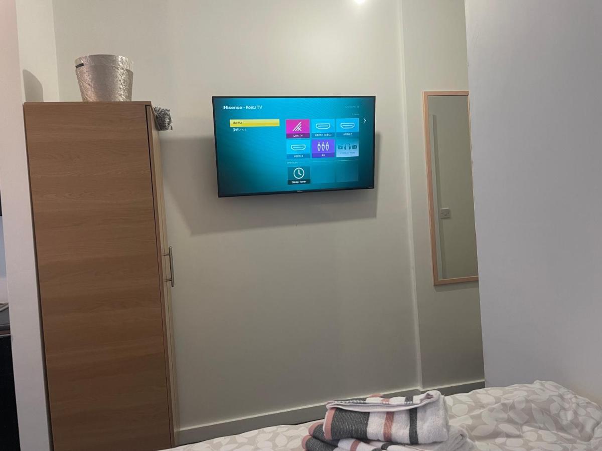Bv Comfy Budget Studio At Quebec Street Bradford Брадфорт Екстериор снимка